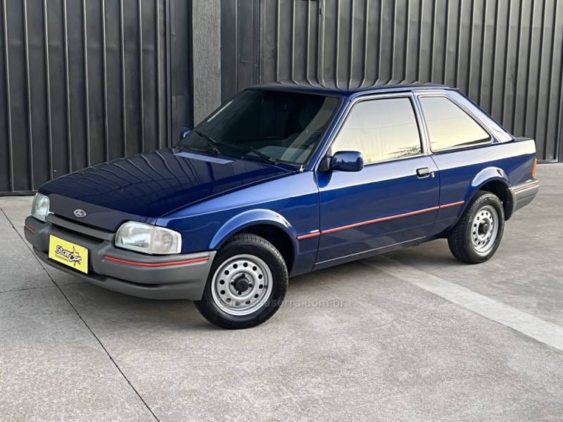 FORD - ESCORT - 1996/1996 - Azul - R$ 21.900,00