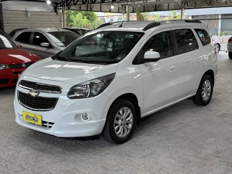 CHEVROLET - SPIN - 2017/2018 - Branca - R$ 68.900,00