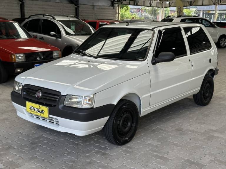 FIAT - UNO - 2013/2013 - Branca - R$ 27.900,00