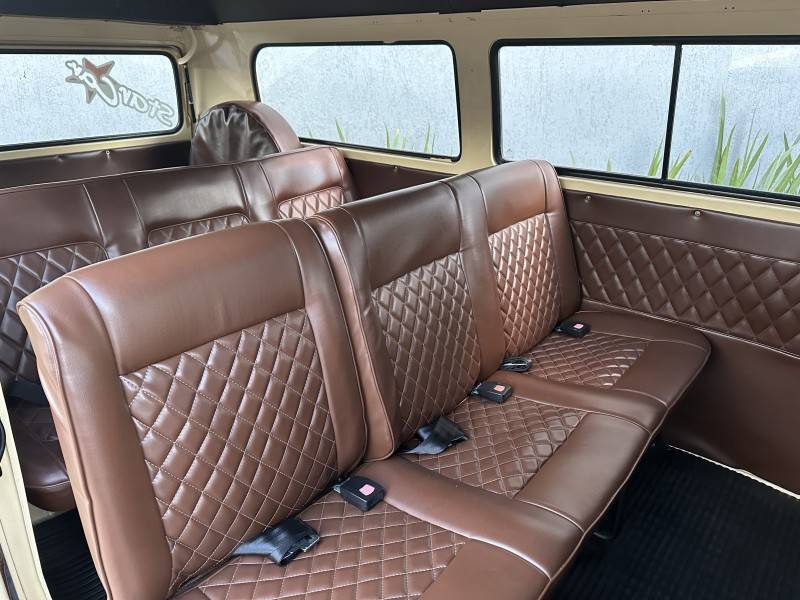 VOLKSWAGEN - KOMBI - 2000/2000 - Marrom - R$ 65.000,00
