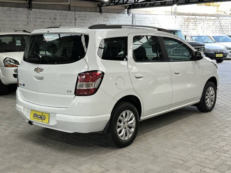 CHEVROLET - SPIN - 2017/2018 - Branca - R$ 68.900,00