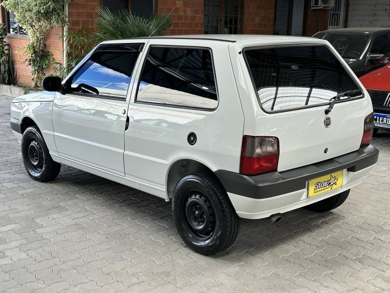 FIAT - UNO - 2013/2013 - Branca - R$ 27.900,00