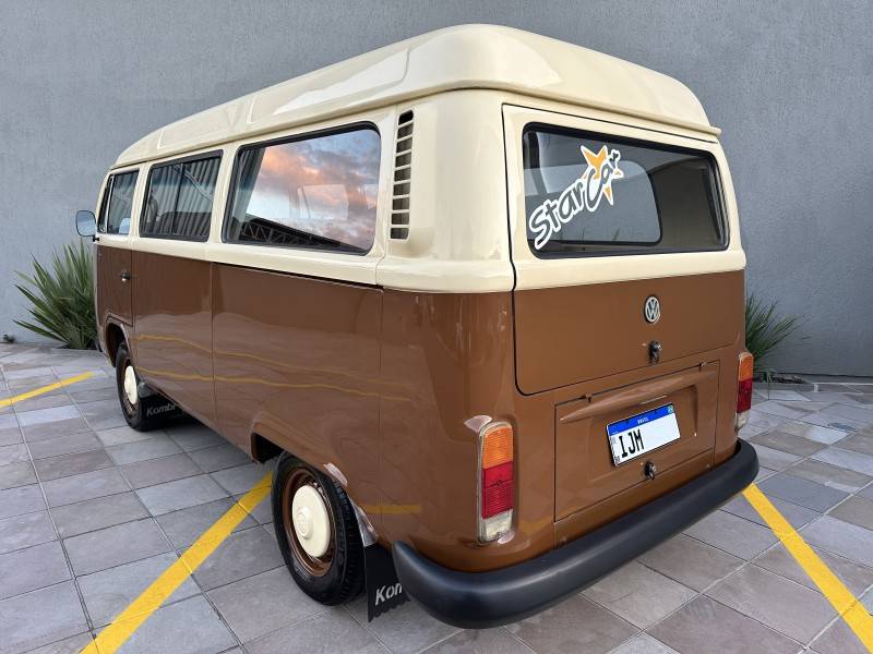 VOLKSWAGEN - KOMBI - 2000/2000 - Marrom - R$ 65.000,00