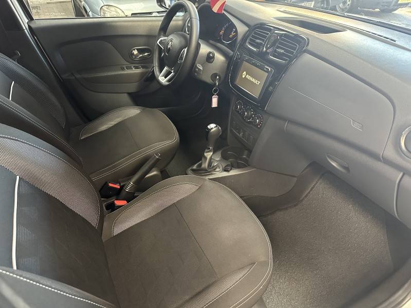 RENAULT - LOGAN - 2021/2022 - Prata - R$ 69.900,00