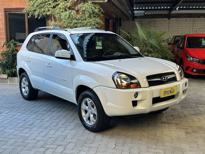 HYUNDAI - TUCSON - 2015/2016 - Branca - R$ 63.900,00