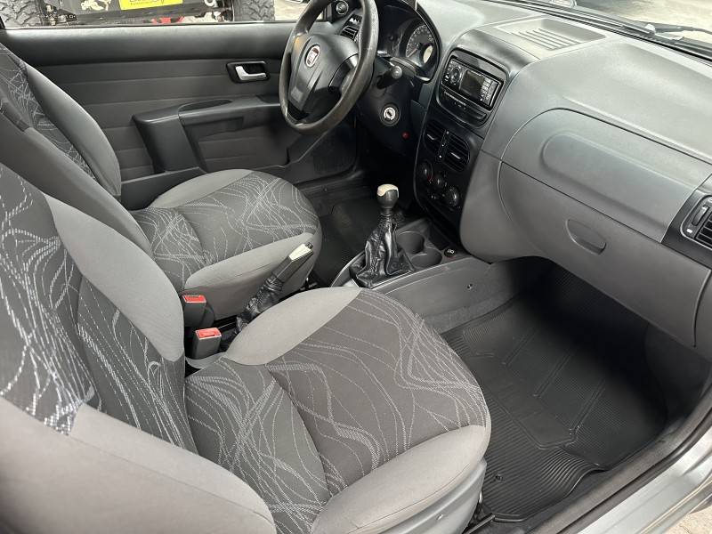 FIAT - STRADA - 2013/2013 - Cinza - R$ 44.900,00