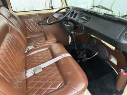 VOLKSWAGEN - KOMBI - 2000/2000 - Marrom - R$ 65.000,00