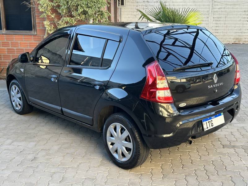 RENAULT - SANDERO - 2012/2012 - Preta - R$ 32.900,00